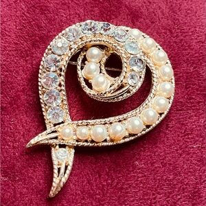 Vintage 1960’s  Ribbon Swirl Design Brooch By Curo